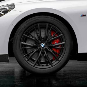 BMW 18 Zoll Sommer-Leichtmetallräder M Performance Doppelspeiche 796M, Jet Black Matt, Pirelli