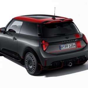 Alternative view of MINI JCW Diffusor schwarz/rot rechts für Hatch (F66)