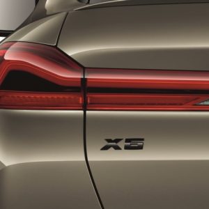 BMW M Performance Modellschriftzug schwarz für X6 (M50i, G06)