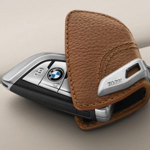 BMW Schlüsseletui mit Edelstahlspange (Leder Sattelbraun)