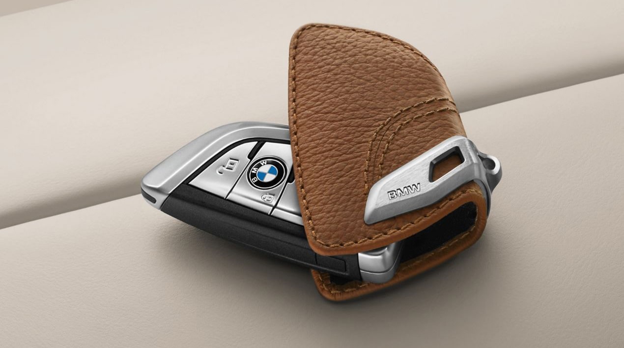 BMW Schlüsseletui mit Edelstahlspange (Leder Sattelbraun)