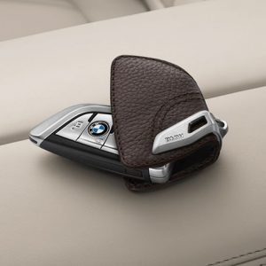 BMW Schlüsseletui mit Edelstahlspange (Leder Mokka)